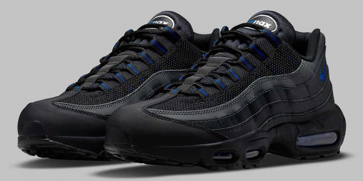 DM9104-001 Plaid stripes bring a race-inspired look to Nike Air Max 95